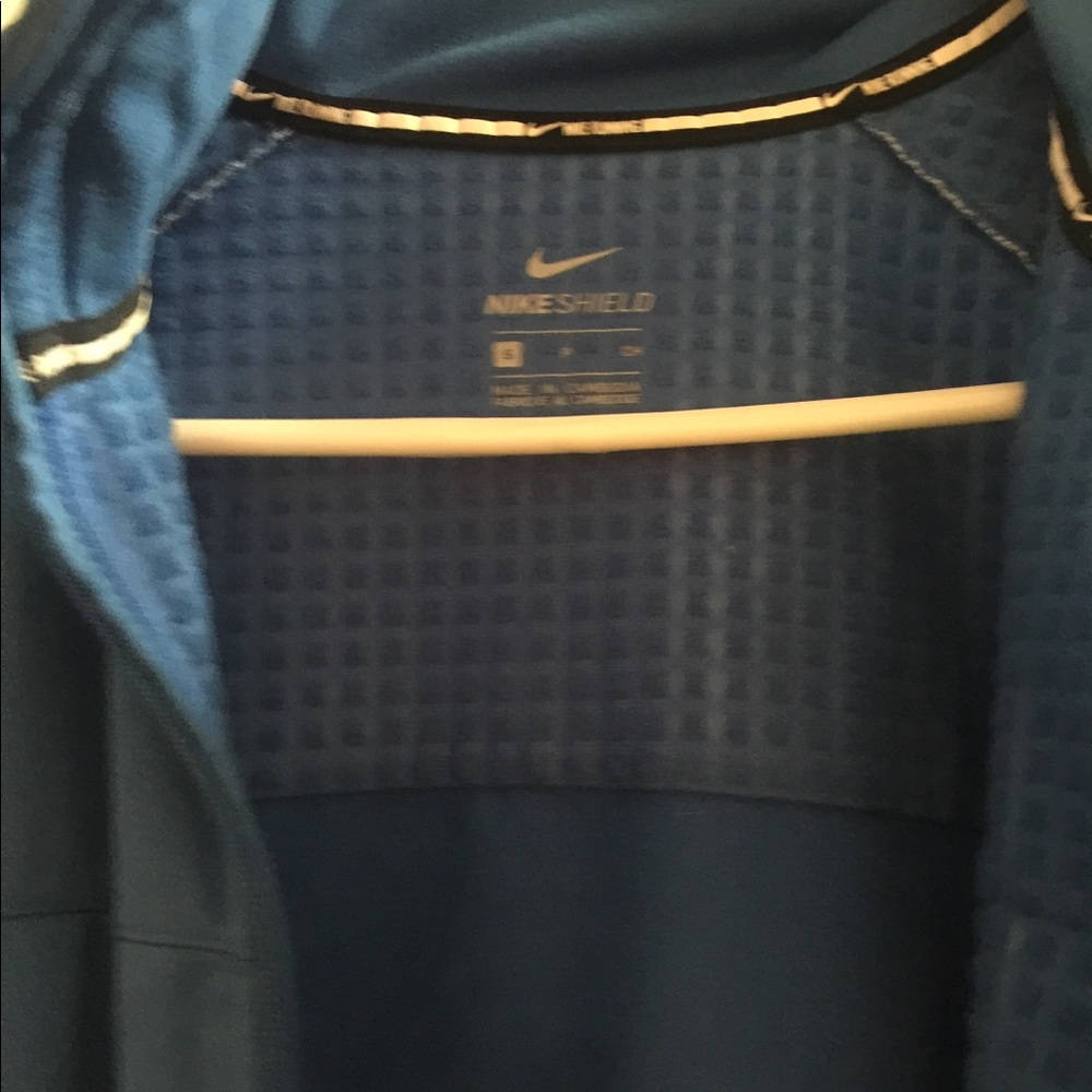 Nike shield jacket - Picture 3 of 3